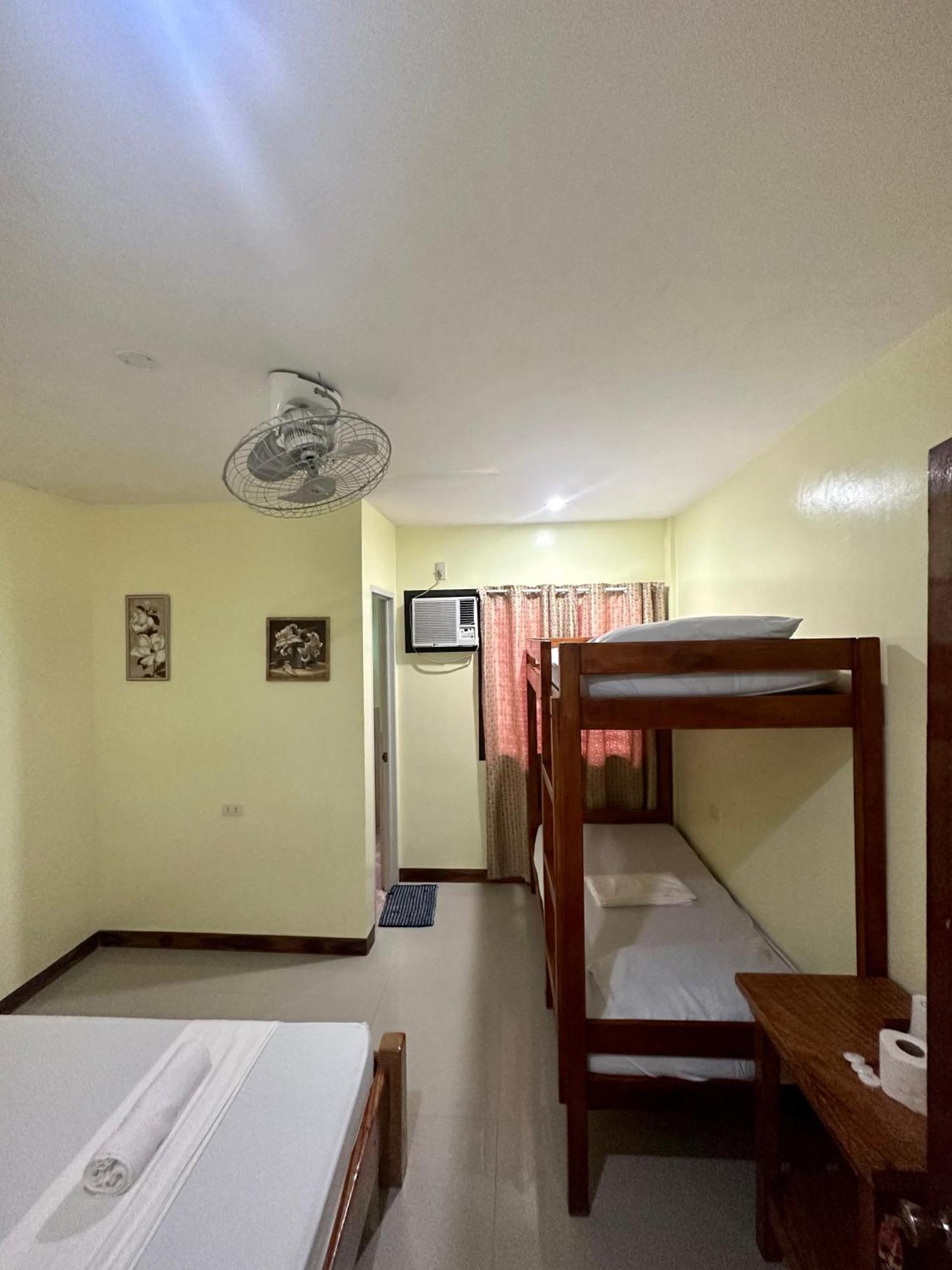 Edgar'S Guest House Moalboal Exterior photo